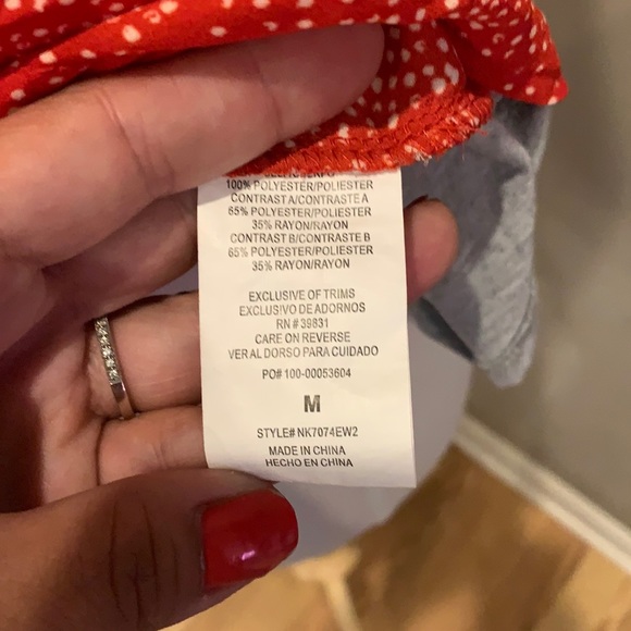 3/$25 Kohls red and grey tank top - Picture 3 of 3